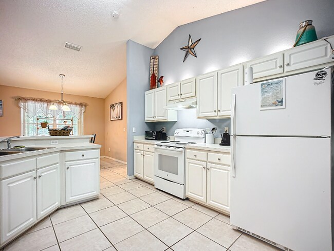 Building Photo - 2043 Eclipse Dr