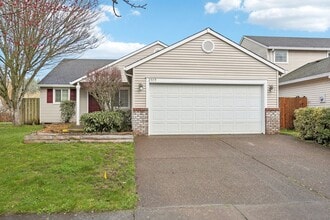 Building Photo - 2315 SW Hannah Cir
