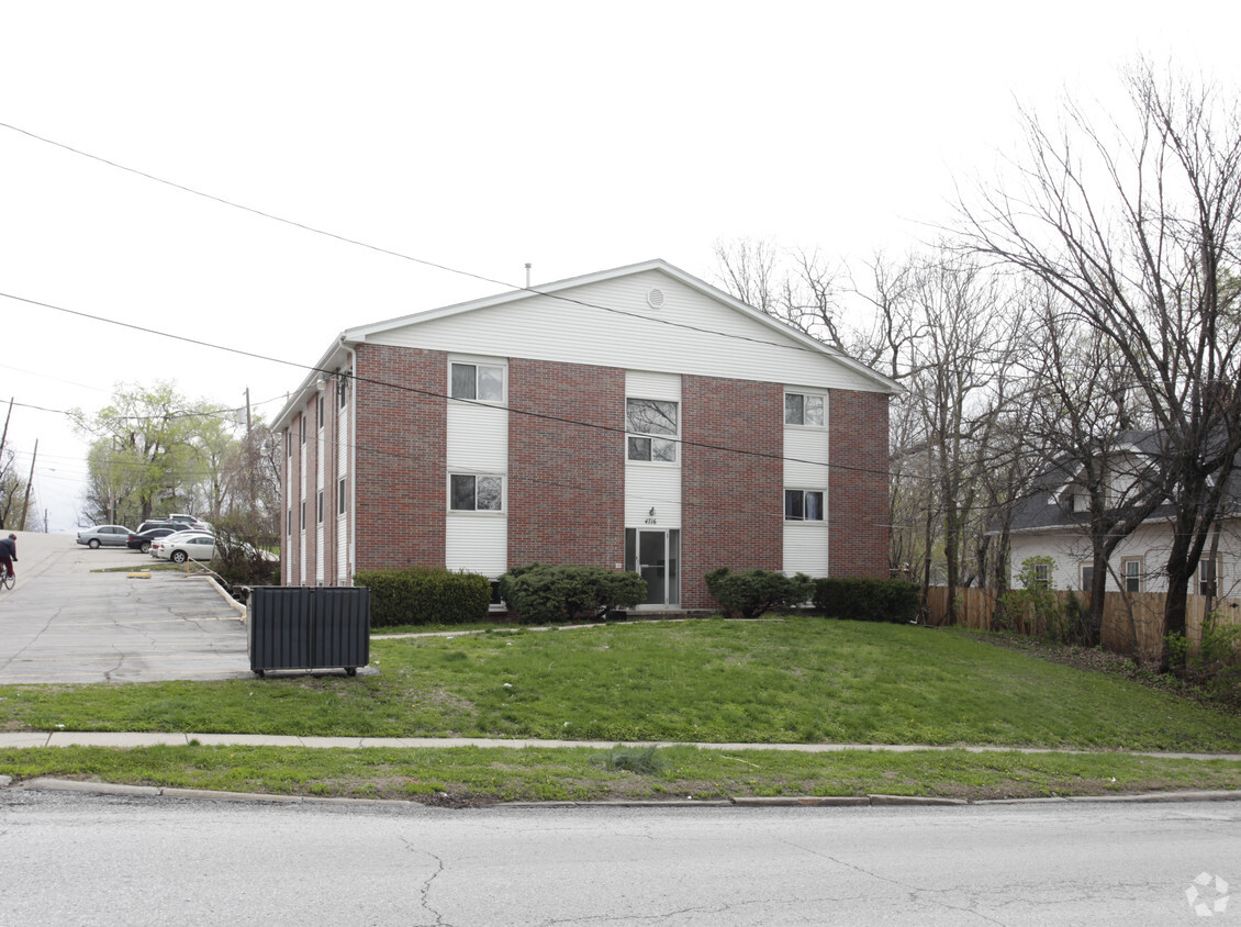 Primary Photo - 4716 Cuming St