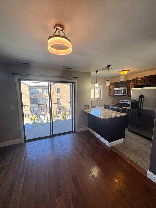 Foto del edificio - 6409 Granton Ave