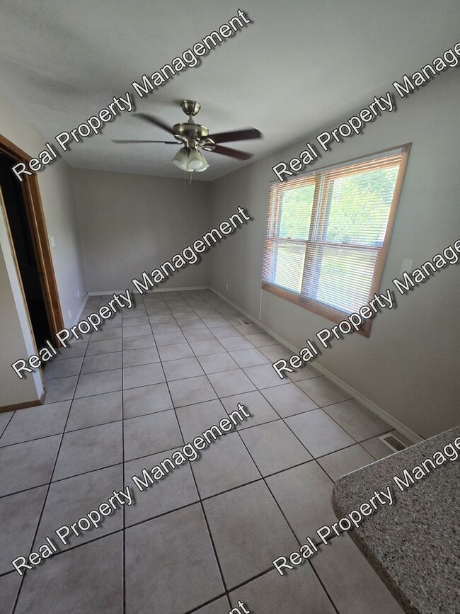 Building Photo - Freshly painted 3 Bedroom Ranch