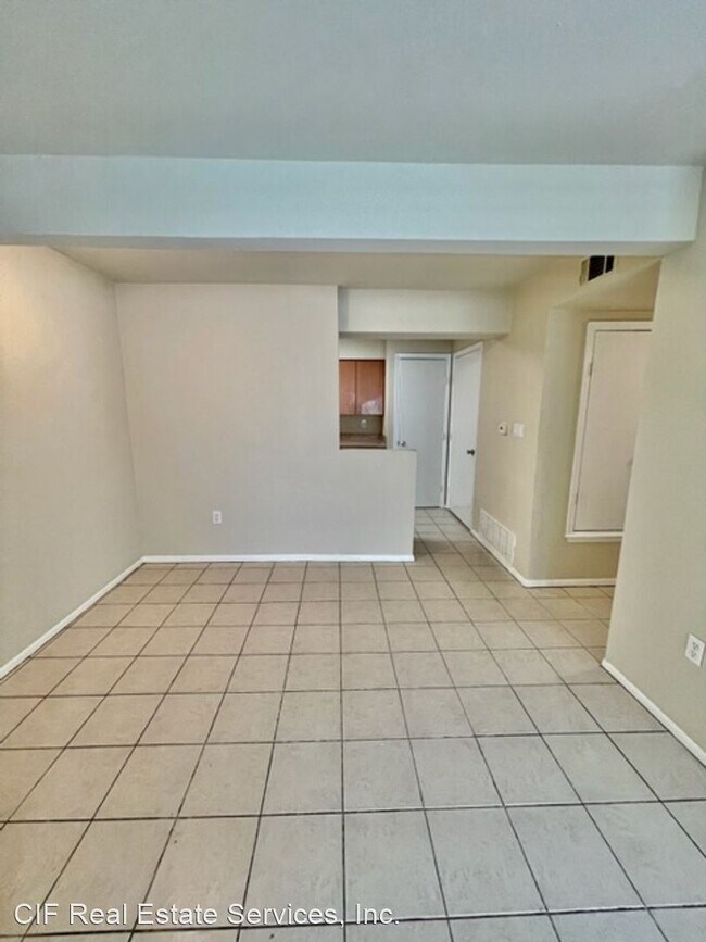 Building Photo - 2 br, 1 bath House - 1500 Lake Shore Dr. U...