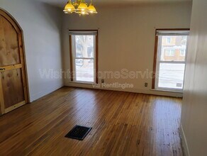 Building Photo - 1086 N Cedar St