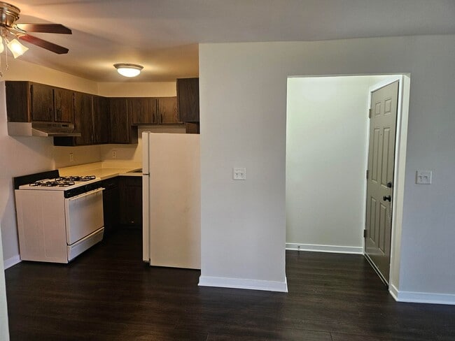 Building Photo - 1500 Light Road