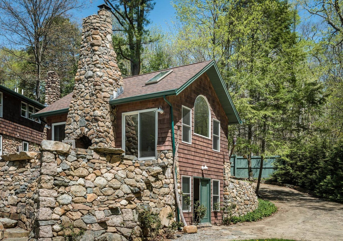 1576 Durham Rd, Guilford, CT 06437 House Rental in Guilford, CT