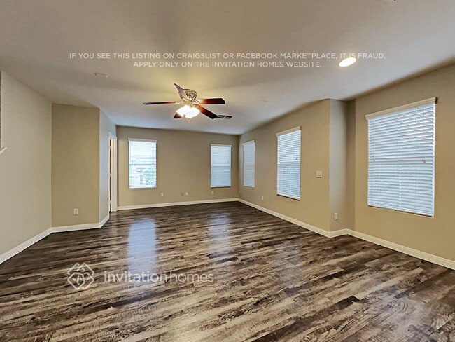 Building Photo - 1275 Sand Castle Ave
