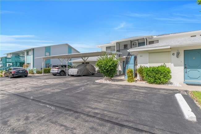 Foto del edificio - 1011 SE 40th St