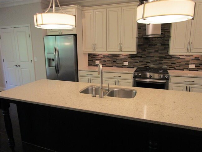 Foto del edificio - 1614 Longmoor Ln