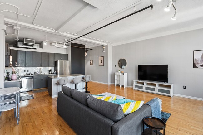 Building Photo - Downtown 1 bed Furnished Apartment for Ren...