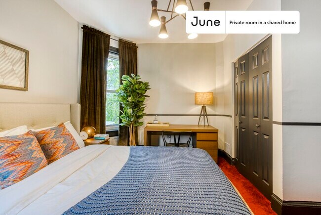 Foto del edificio - Room in Shared 4 bed/2 bath home