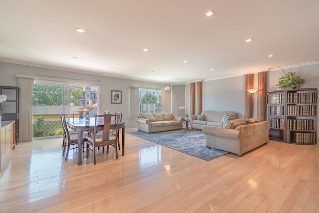 Foto del edificio - 825 S Le Doux Rd