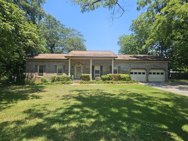 Foto del edificio - 122 Old Chapin Rd