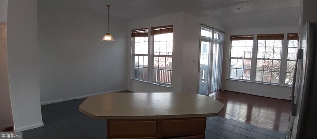 Building Photo - 1720 Sea Pine Cir