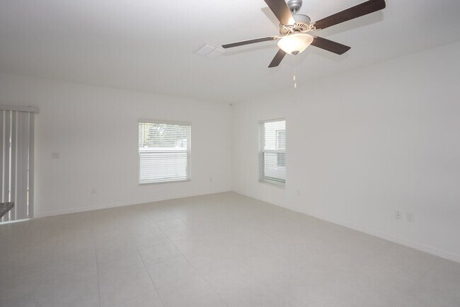 Building Photo - 7339 Spring Snowflake Ave