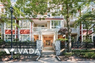 Building Photo - 6833 Village Green