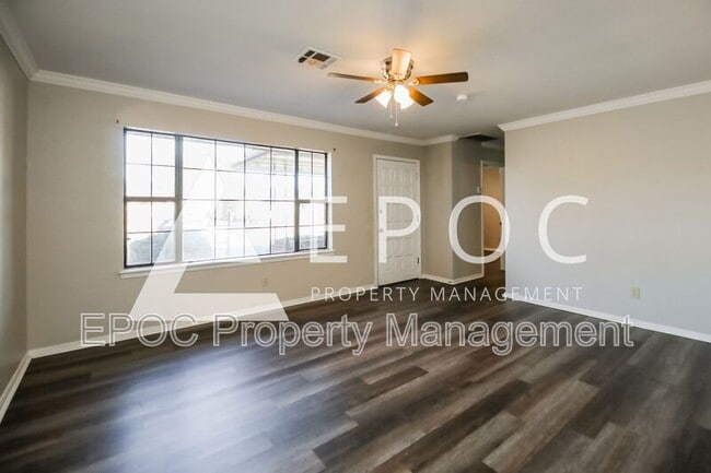 Building Photo - 742 Highland Pkwy