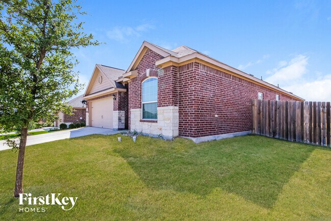 Building Photo - 5 Heron Dr