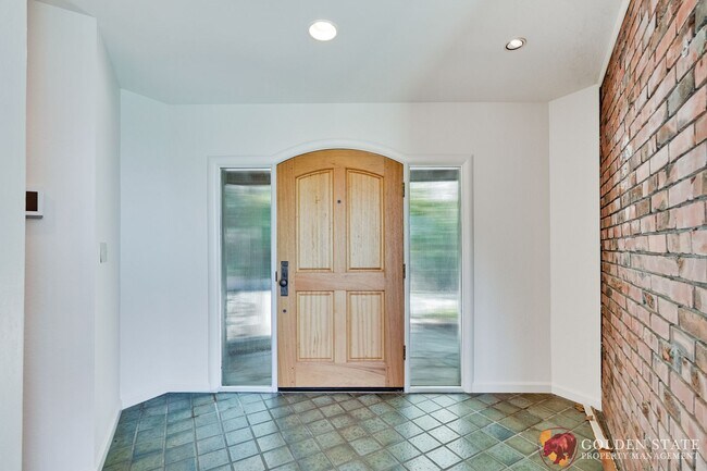 Foto del edificio - Private Saratoga Mountain Retreat Just Minutes from Downtown