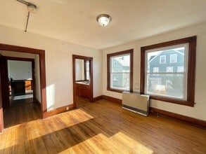 Building Photo - 457 Beech St