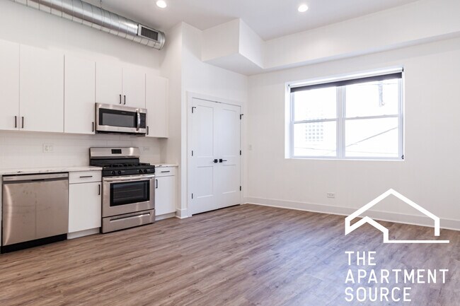 Foto del edificio - 4731 N Western Ave