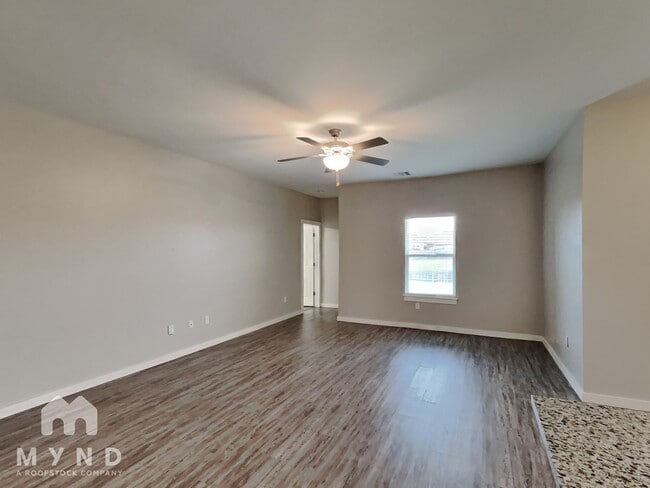 Foto del edificio - 14316 Peach Tree Dr
