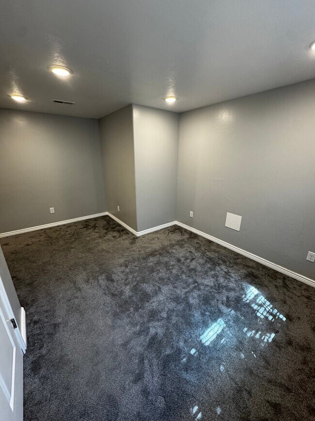 Foto del edificio - 43 E Argyle Way