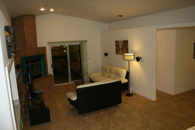 Foto del edificio - 66340 San Marcus Rd