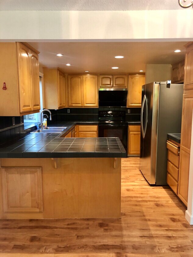 Primary Photo - 103 El Patio Ct