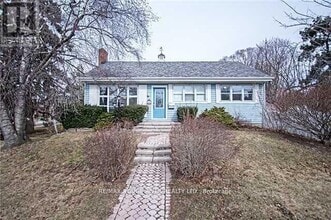 Building Photo - 200 Trent St E