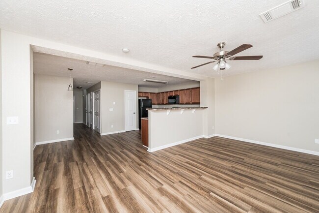 Building Photo - 604 Nixon Way