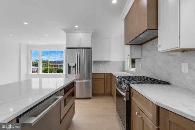 Foto del edificio - 4910 66th Ave