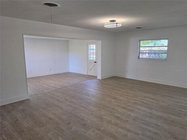 Foto del edificio - 640 Westward Cir