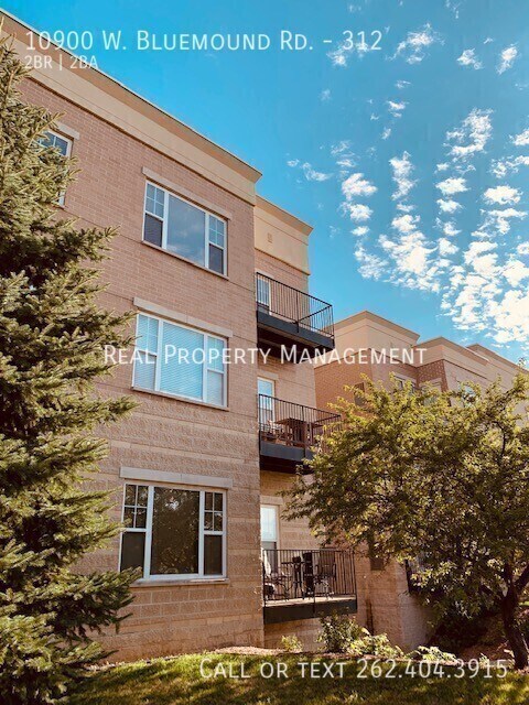 Foto del edificio - 10900 W Bluemound Rd