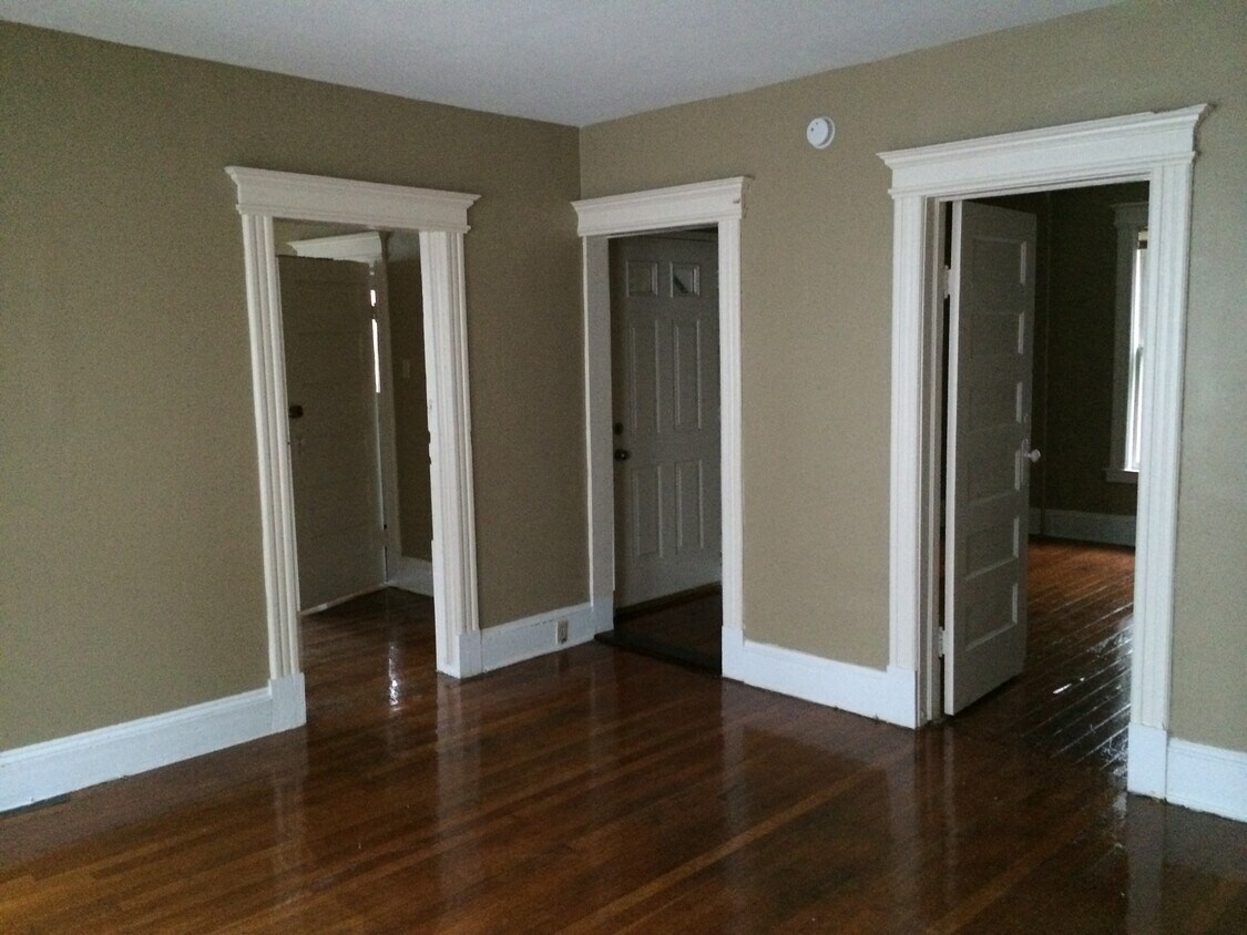 138 Kent St Unit 1, Hartford, CT 06112 Apartments in Hartford, CT