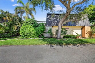 Building Photo - 2494 Waterside Dr
