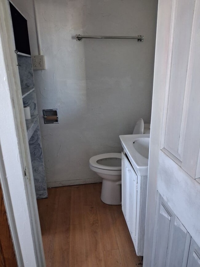 Building Photo - 119 1st St N