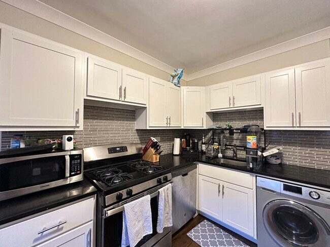 Foto del edificio - 842 W Waveland Ave