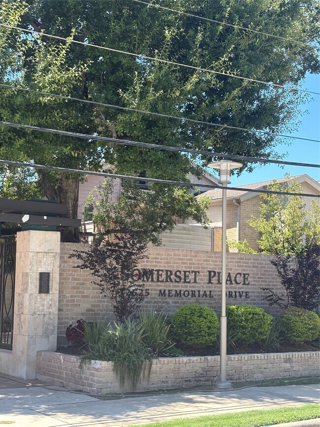 Foto del edificio - 12625 Memorial Dr