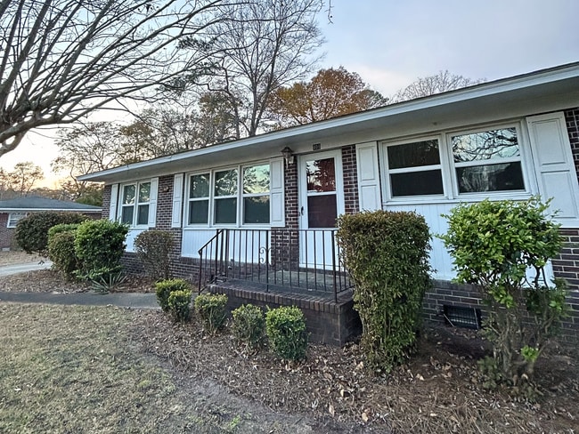 Photo - 408 Lynette Drive House