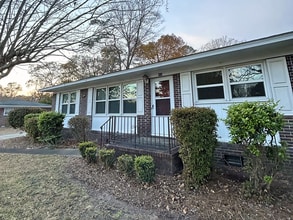 Building Photo - 408 Lynette Dr