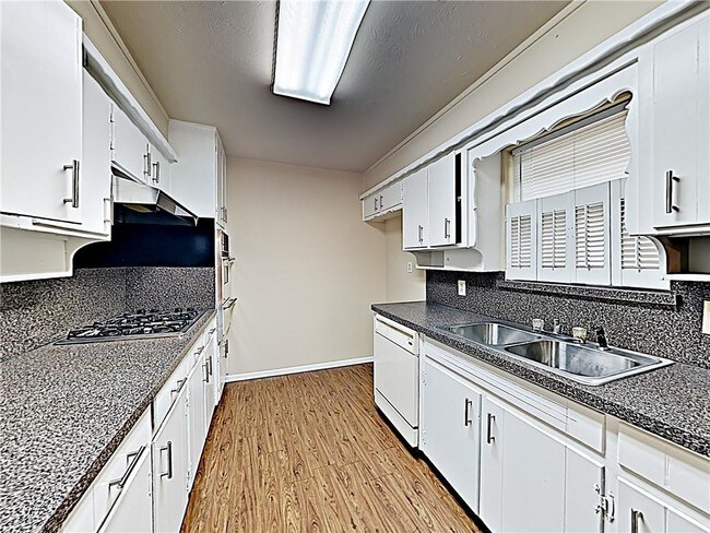 Foto del edificio - 5429 Woodway Dr