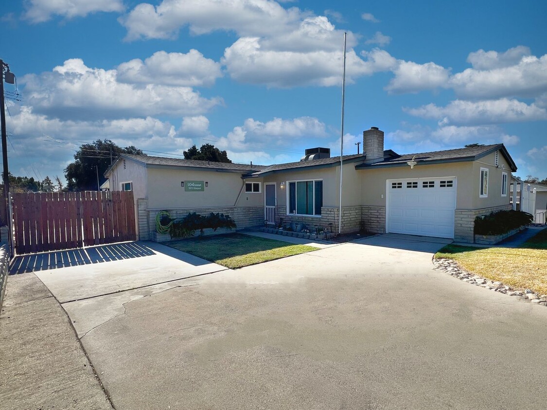 Foto principal - **Upper Yucaipa** 3 bedroom 2 bath home