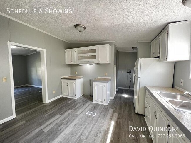 Foto del edificio - Sale Prices Starting at: $45,999 or Lease ...