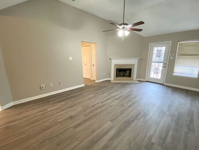 Foto del edificio - 3 bed, 2 bath in Cordova near Dexter and R...