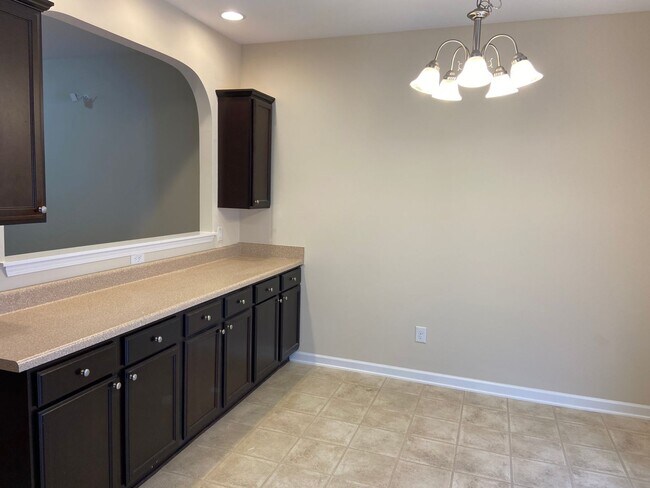 Building Photo - ~ Beautiful townhome in Mackintosh on the Lake ~