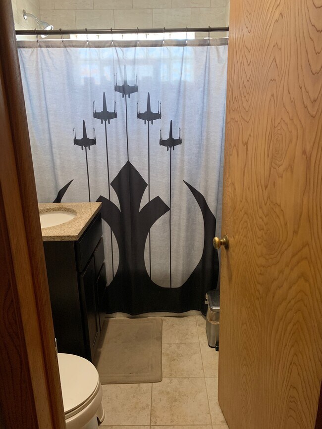 Foto del edificio - 6600 W Devon Ave