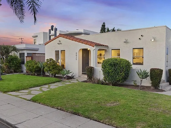 Building Photo - 4825 Biona Dr