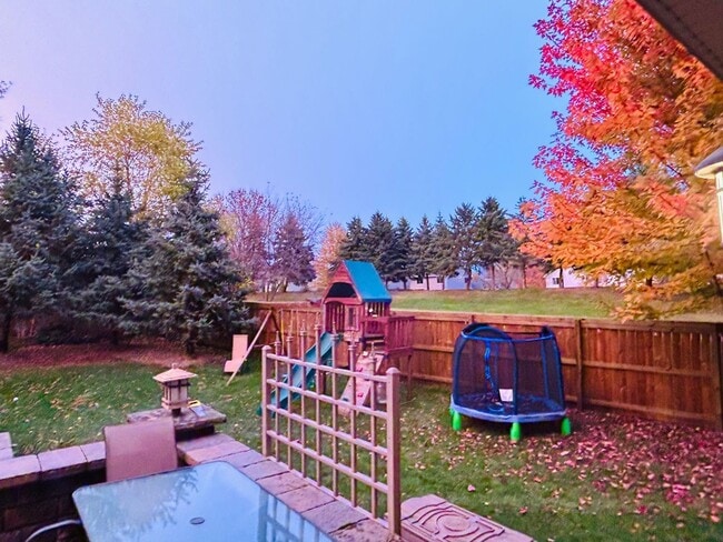 Building Photo - 2489 Schneider Ct