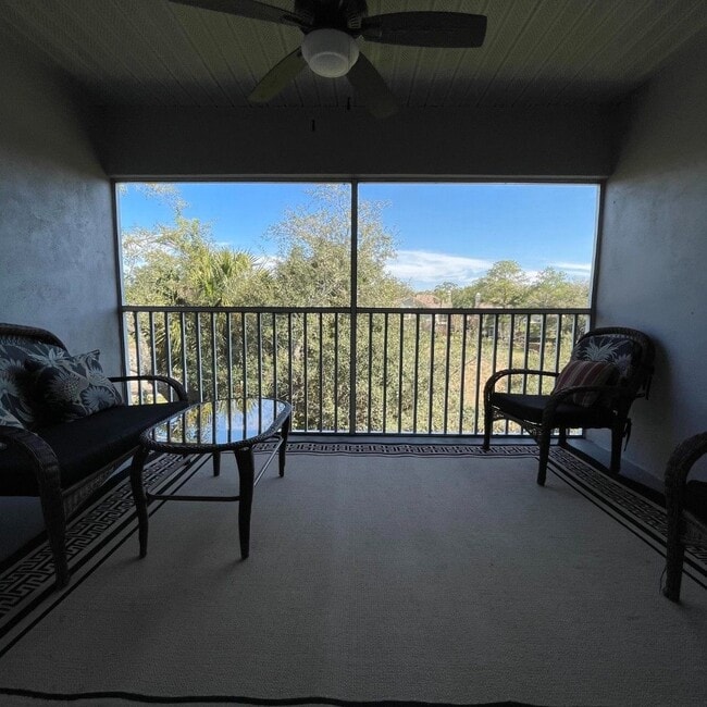 Building Photo - 2B/2.5 Condo in Longwood - Wood floors, great views, large balcony