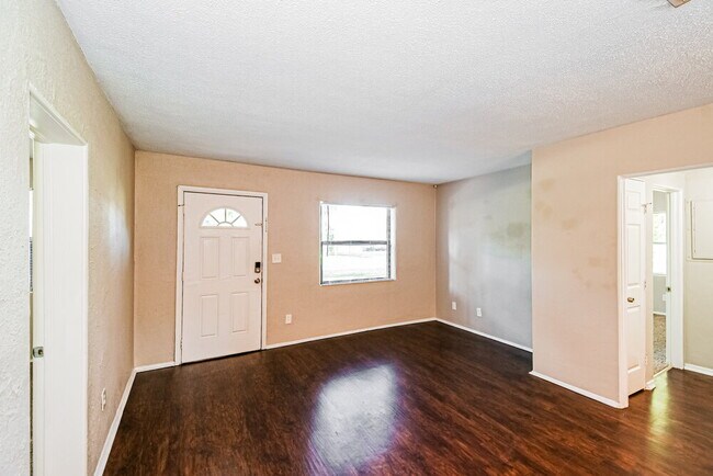 Building Photo - 1923 Bucknell Ave